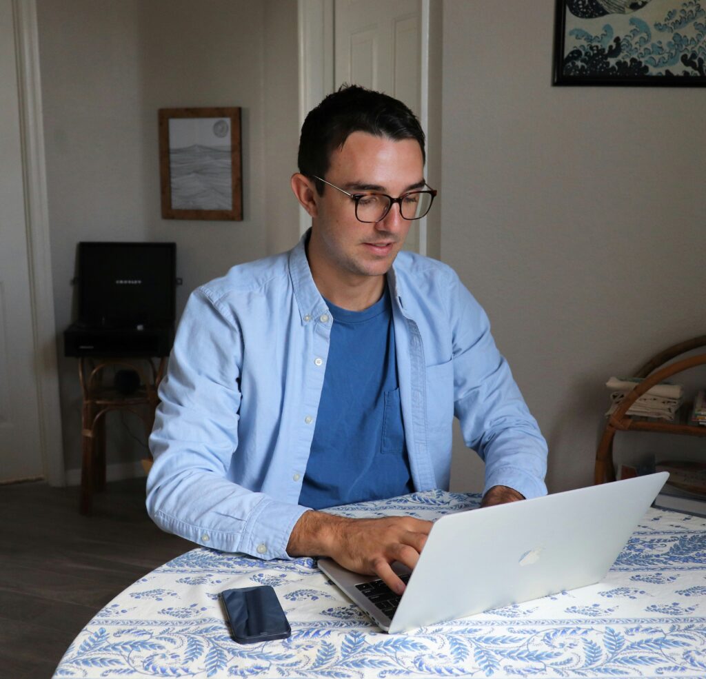 Food Science student learning how to use a nutrition label generator (FreeFoodLabels.com)