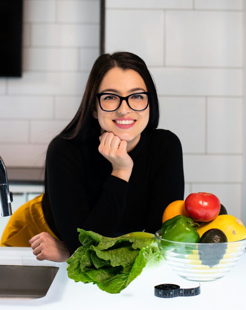 Student who is uses nutrition labeling software to create diet plans